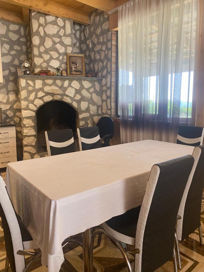 Kirta Hotel Gordi Ngoại thất bức ảnh