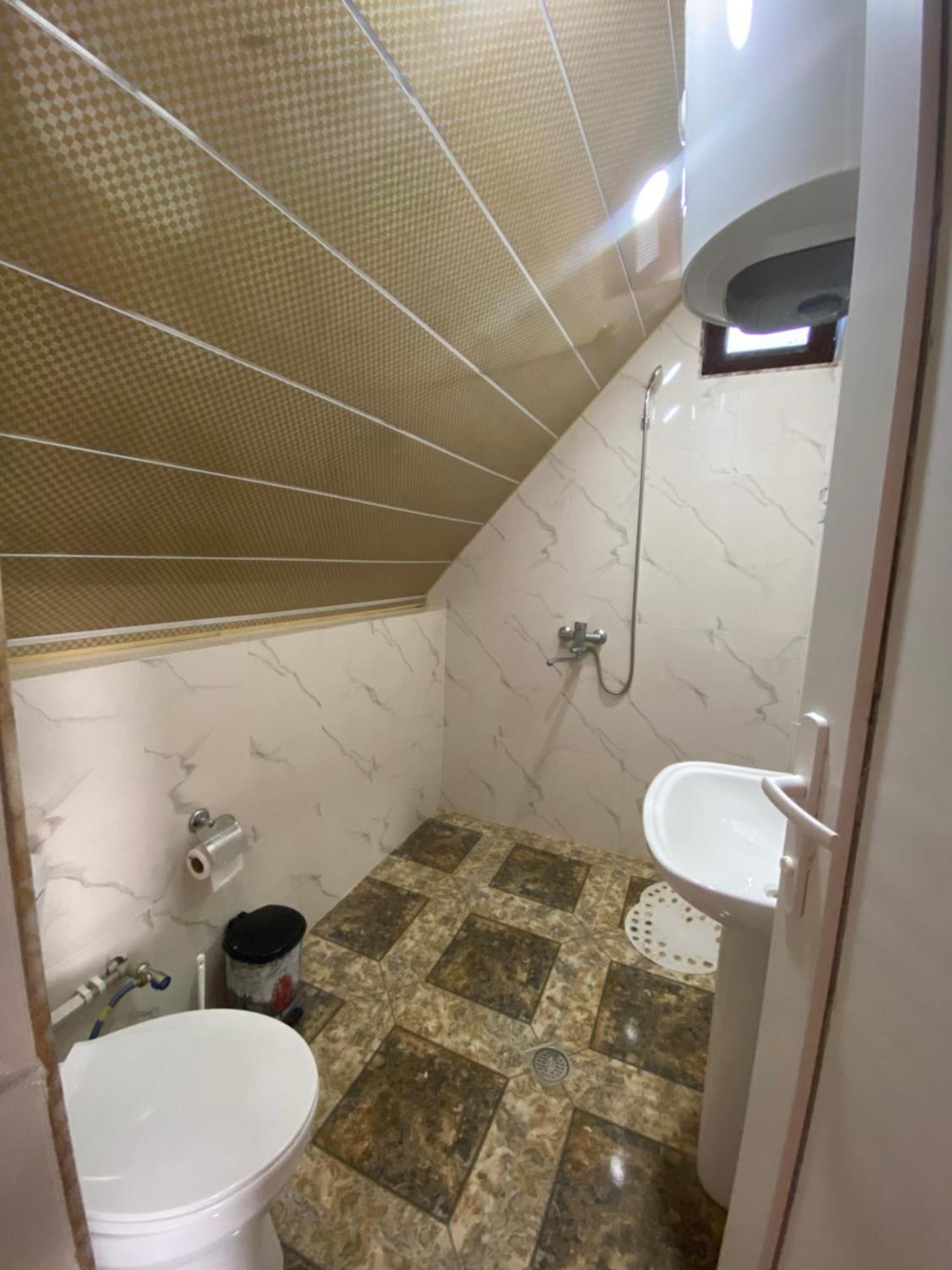Kirta Hotel Gordi Ngoại thất bức ảnh
